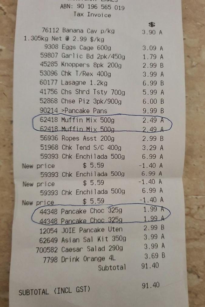 The shopper points out she was charged for the same item ... twice! Image: Aldi Mums/Facebook